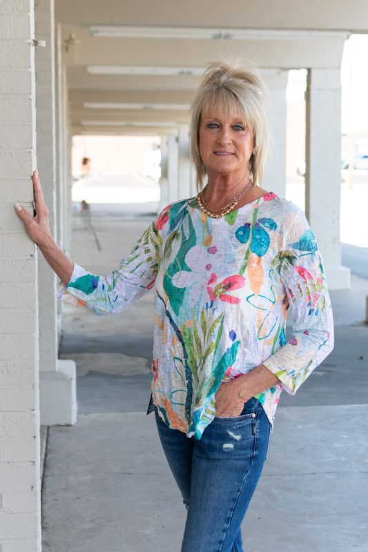Jess & Jane White Floral Tunic Top